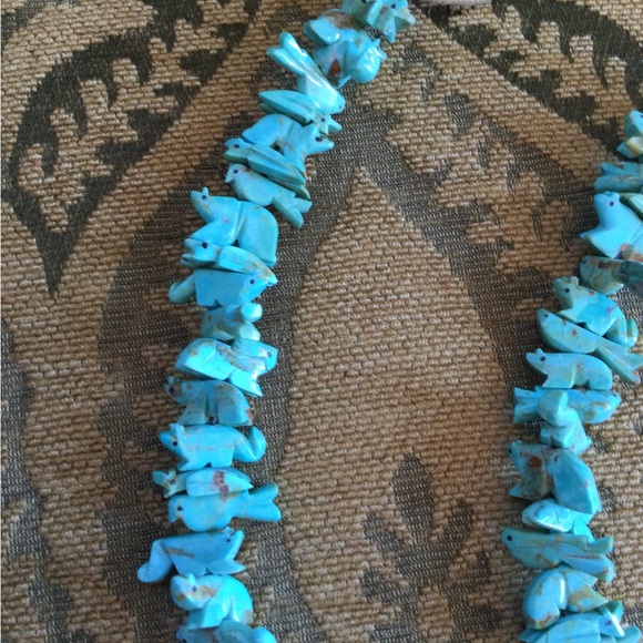 Vintage - Native American Authentic Hand Carved Turquoise Fetish Necklace - Picture 9 of 13